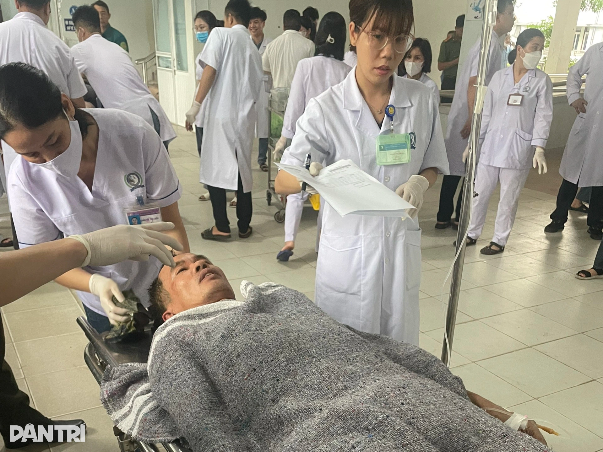 Hiện trường sạt lở ở Hà Tĩnh khiến 3 công nhân tử vong, 4 người bị thương - 6 Hiện trường sạt lở ở Hà Tĩnh khiến 3 công nhân tử vong, 4 người bị thương - 6