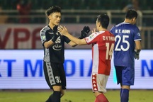 Thủ môn Bùi Tiến Dũng chia sẻ bí quyết bắt 11m