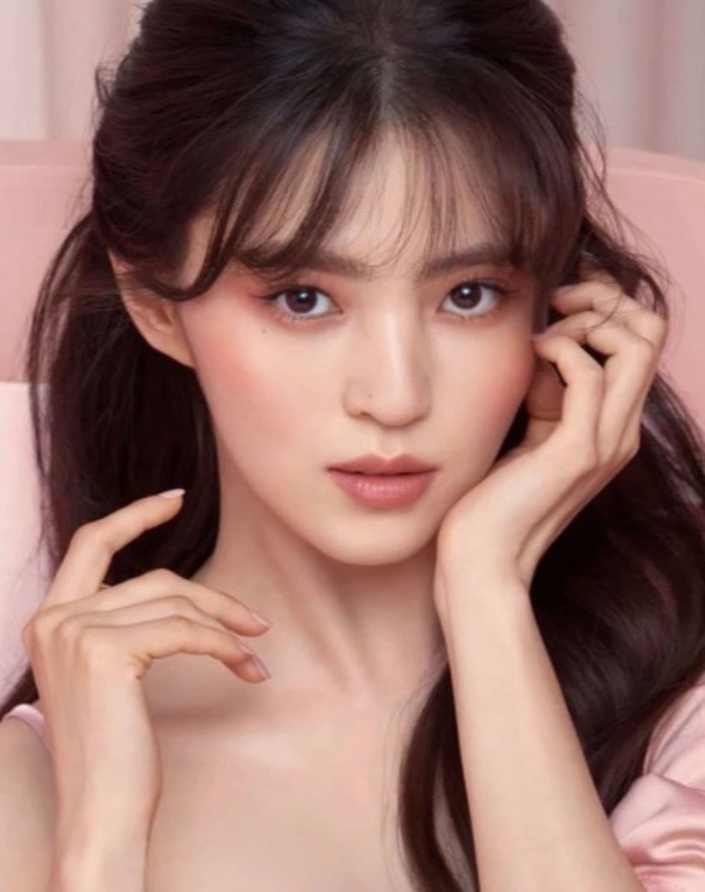 Tài tử Joo Ji Hoon và đoàn làm phim Quý ông bị ong vò vẽ tấn công - 3 Tài tử Joo Ji Hoon và đoàn làm phim Quý ông bị ong vò vẽ tấn công - 3