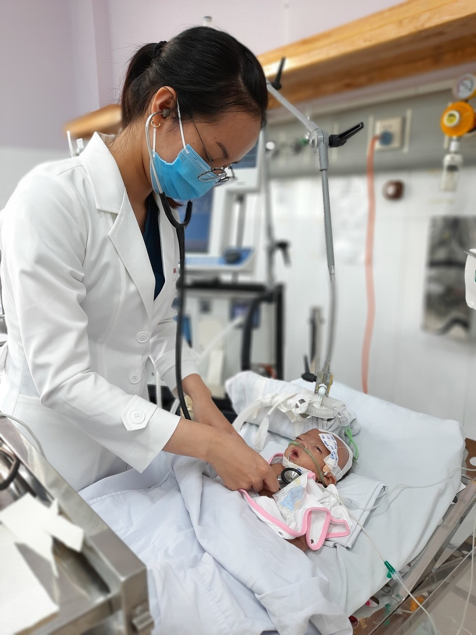 Câu chuyện bất ngờ phía sau sự hồi sinh kỳ diệu của một cháu bé - 5 Câu chuyện bất ngờ phía sau sự hồi sinh kỳ diệu của một cháu bé - 5