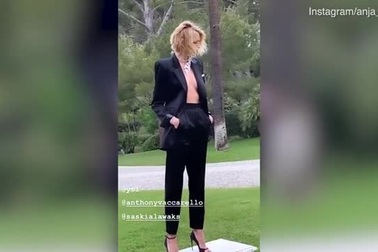 Anja Rubik diện một thiết kế thời trang "suit" nữ táo bạo