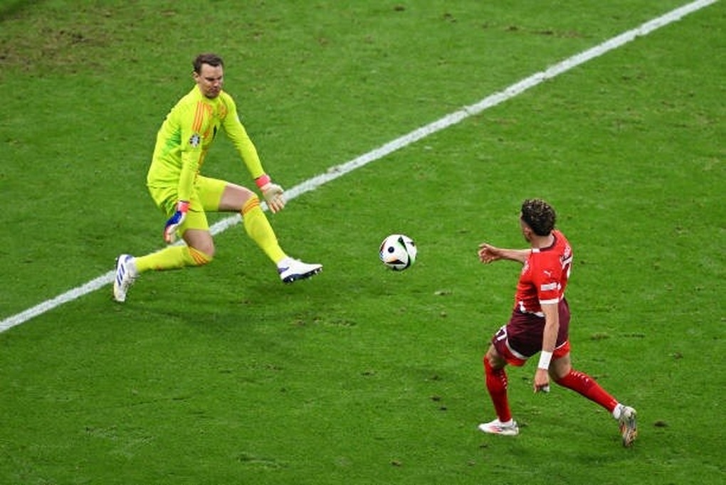 Thủ môn Manuel Neuer phá kỷ lục của huyền thoại Buffon ở Euro - 6