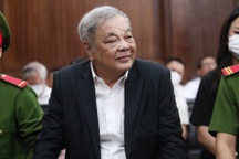 Ông Trần Quí Thanh cùng 2 con gái hầu tòa