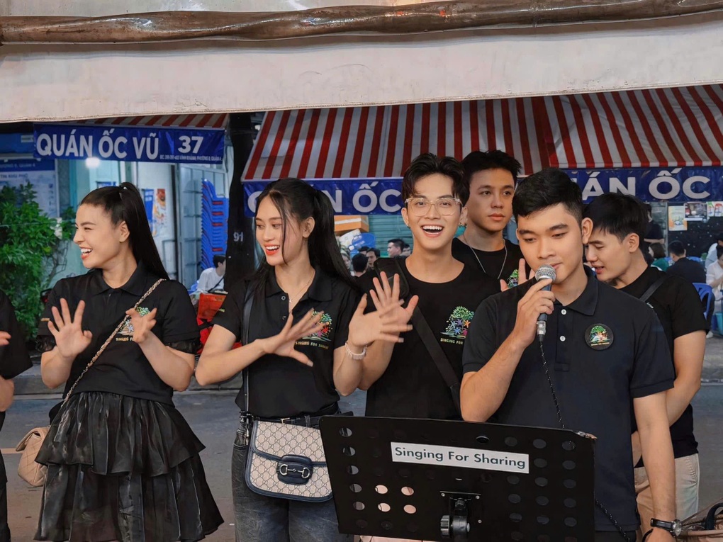 Nhạc sĩ Nguyễn Văn Chung lo lắng khi trở thành MC bất đắc dĩ - 3 Nhạc sĩ Nguyễn Văn Chung lo lắng khi trở thành MC bất đắc dĩ - 3