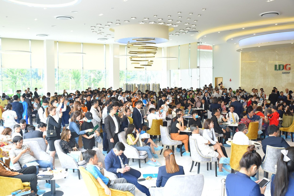 Giới đầu tư đua nhau về cửa ngõ Đông Sài Gòn “săn lùng” bất động sản - 1 Giới đầu tư đua nhau về cửa ngõ Đông Sài Gòn “săn lùng” bất động sản - 1