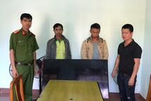 Lợi dụng mưa lũ, đột nhập quán cà phê “khoắng” tài sản