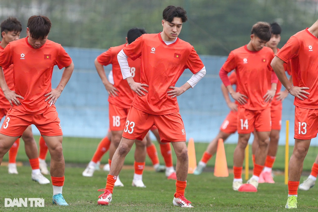 HLV Cristiano Roland nhận xét về cầu thủ Việt kiều Hà Lan ở U17 Việt Nam - 1 HLV Cristiano Roland nhận xét về cầu thủ Việt kiều Hà Lan ở U17 Việt Nam - 1