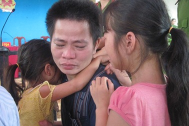 Cha nóng giận đánh chết con gái 12 tuổi 