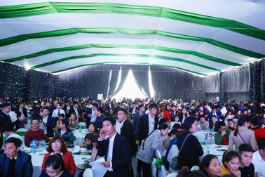 Him Lam Green Park hấp dẫn khách hàng trong ngày ra mắt