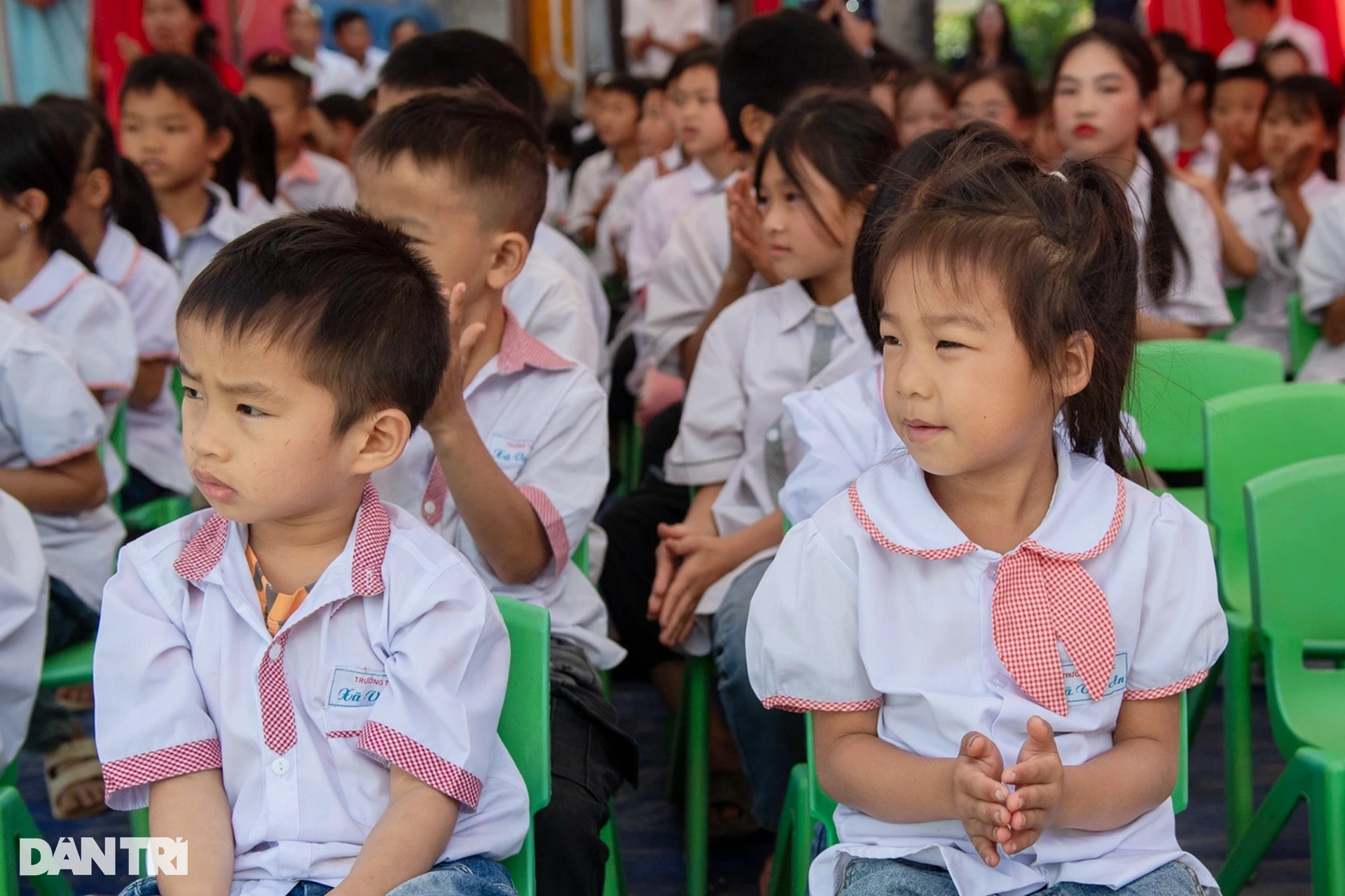 Thứ trưởng Nguyễn Thị Hà khánh thành điểm trường Nà Thưa - 5 Thứ trưởng Nguyễn Thị Hà khánh thành điểm trường Nà Thưa - 5