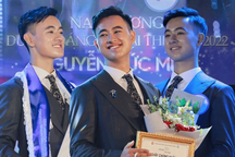 Từ "mọt sách mặt mụn" trở thành Nam vương Đại học Ngoại thương