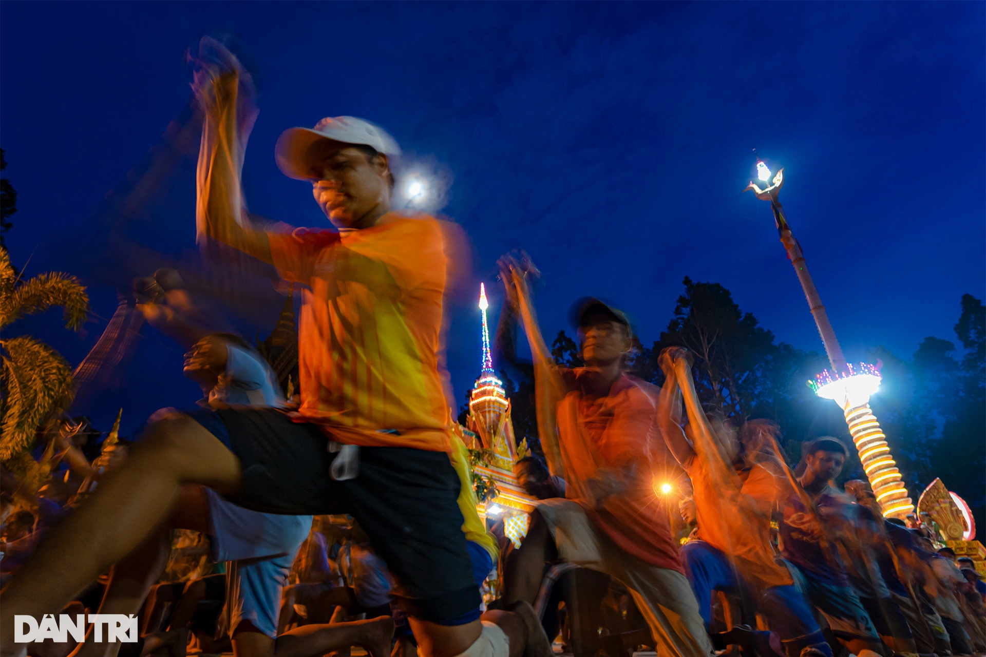 Đồng bào Khmer Nam bộ ngày đêm tập luyện cho giải đua ghe Ngo 2022 - 7