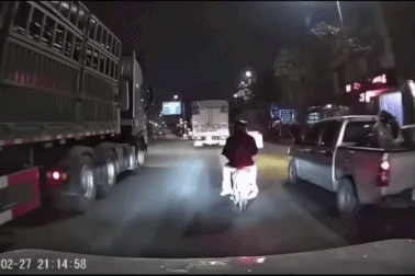 Vụ tài xế cố tình chèn ép xe máy: Người đàn ông khốn khổ vì bị hiểu lầm