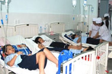 Hơn 100 học sinh tiểu học bị ngộ độc thực phẩm