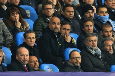 Bị truất quyền chỉ đạo, HLV Pep Guardiola nổi điên với trọng tài