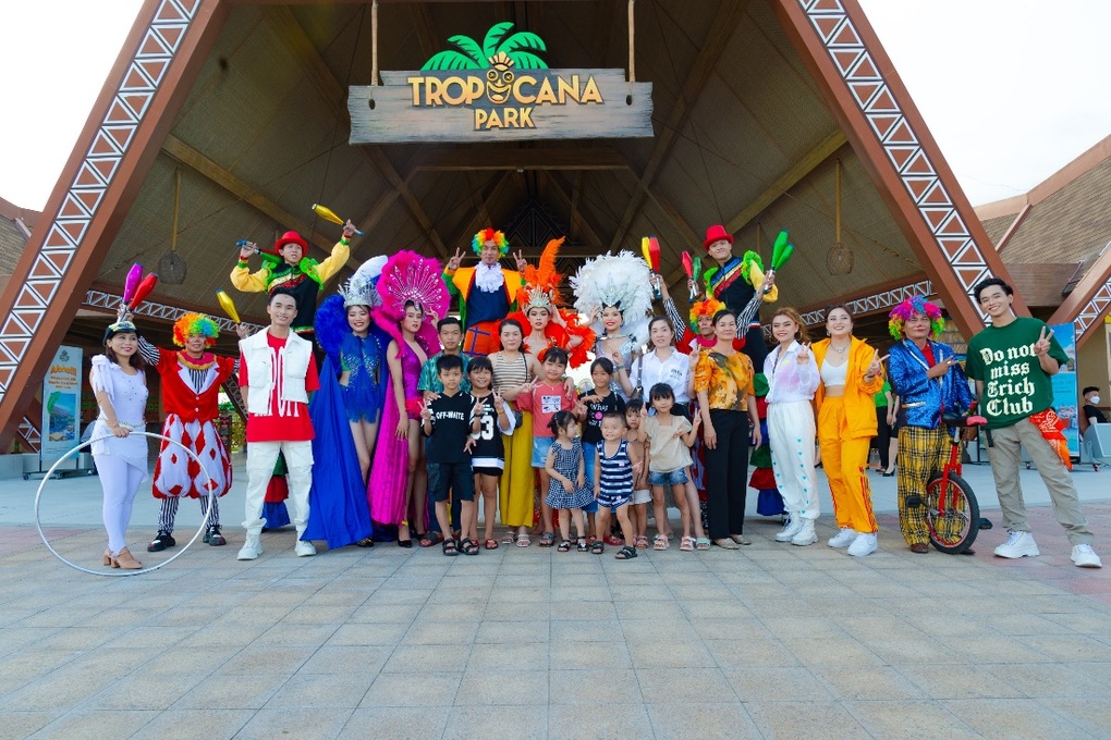 Trải nghiệm lễ hội đa sắc màu Tropicana Festival tại Hồ Tràm dịp lễ 2/9 - 1 Trải nghiệm lễ hội đa sắc màu Tropicana Festival tại Hồ Tràm dịp lễ 2/9 - 1