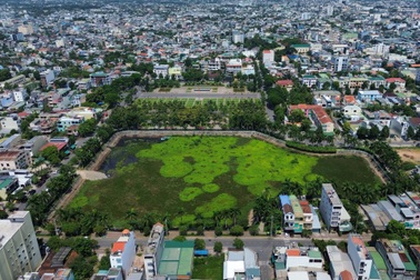 Nạo vét "túi nước thải" giữa lòng thành phố Quảng Ngãi