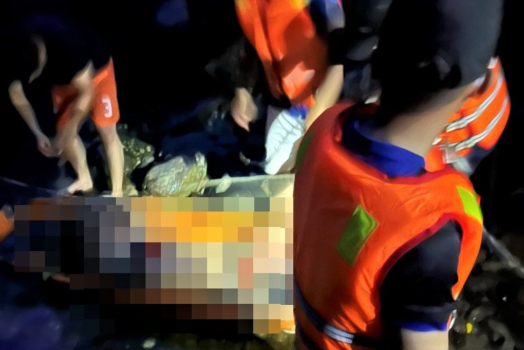 Du khách Canada tử vong khi chụp ảnh ở thác nước Đà Nẵng - 2 Du khách Canada tử vong khi chụp ảnh ở thác nước Đà Nẵng - 2