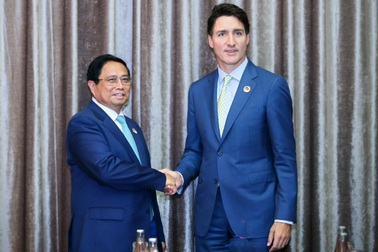 Thủ tướng Phạm Minh Chính gặp Thủ tướng Canada và Malaysia
