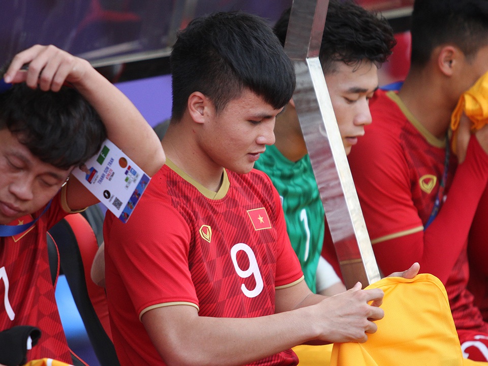 Quang Hải đăm chiêu nhìn đội nhà bị U22 Thái Lan dẫn bàn - 7 Quang Hải đăm chiêu nhìn đội nhà bị U22 Thái Lan dẫn bàn - 7