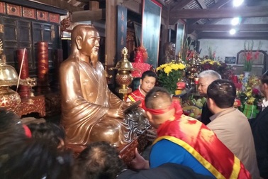 Long trọng tưởng niệm 345 năm ngày sinh và trao tượng đồng danh nhân Nguyễn Quý Ân