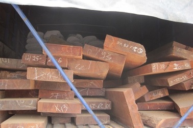 Bắt xe tải chở lậu gỗ quý khối lượng lớn