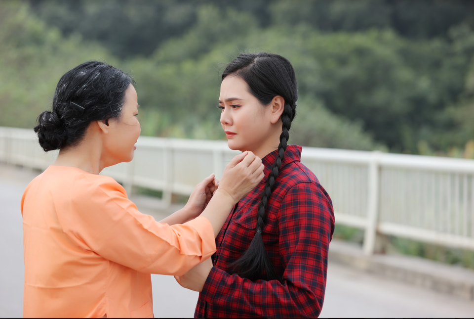 Ca sĩ Lương Nguyệt Anh đưa con trai nuôi đóng MV mừng 8/3 - 2 Ca sĩ Lương Nguyệt Anh đưa con trai nuôi đóng MV mừng 8/3 - 2