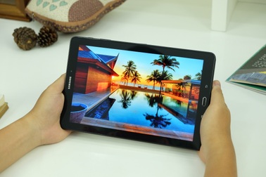 Đập hộp máy tính bảng Galaxy Tab A (2016) với bút S Pen vừa mới lên kệ