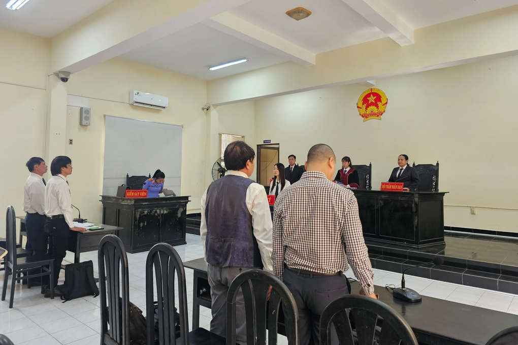 Diễn biến bất ngờ vụ kiện Sabeco vì chai bia lỗi - 1 Diễn biến bất ngờ vụ kiện Sabeco vì chai bia lỗi - 1