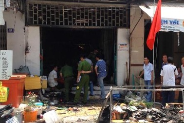 Cháy quán nhậu gần chợ, nhiều tiểu thương hoảng sợ