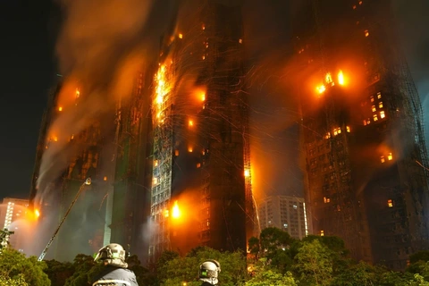 Cháy chung cư Hong Kong: 44 người chết, 279 người mất tích