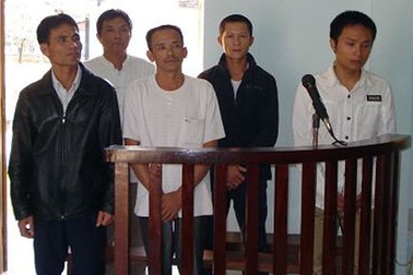 Nhóm đánh người, cướp thùng phiếu lãnh án