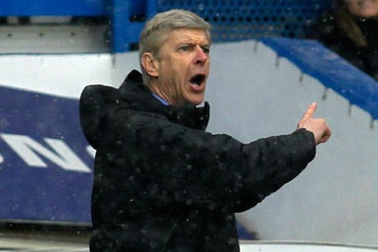 Wenger chỉ trích gay gắt trọng tài sau trận thua Chelsea