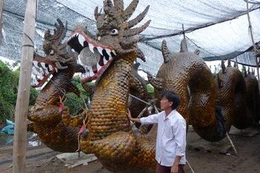 Đôi rồng bằng gáo dừa được xác lập kỷ lục Việt Nam