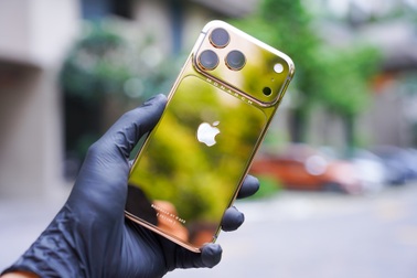 iPhone 17 Pro Max bản độ mạ vàng, giá từ 139 triệu đồng