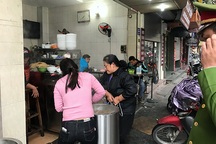 Hà Nội ra quân, người lấn chiếm vỉa hè nháo nhào chạy hàng