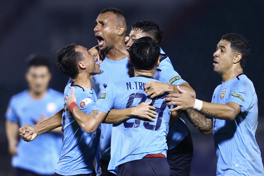 Lê Huỳnh Đức có chiến thắng đầu tiên tại V-League 2022 cùng Sài Gòn FC - 10 Lê Huỳnh Đức có chiến thắng đầu tiên tại V-League 2022 cùng Sài Gòn FC - 10