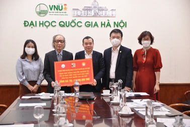 Trao tặng học bổng Nguyễn Trường Tộ đến 20 sinh viên ĐH Quốc Gia Hà Nội