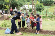 Người sáng lập Nuôi em nói gì về việc trùng mã, 1 em có tới 2 người nuôi?
