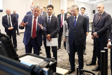 Tổng Bí thư Tô Lâm thăm Công ty công nghiệp quốc phòng Samel-90