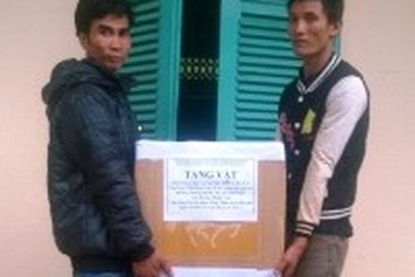 Bắt 2 người Lào vận chuyển 1000 quả pháo lậu qua biên giới