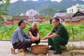 Người lính quân hàm xanh xây “cột mốc chữ” nơi đại ngàn biên giới