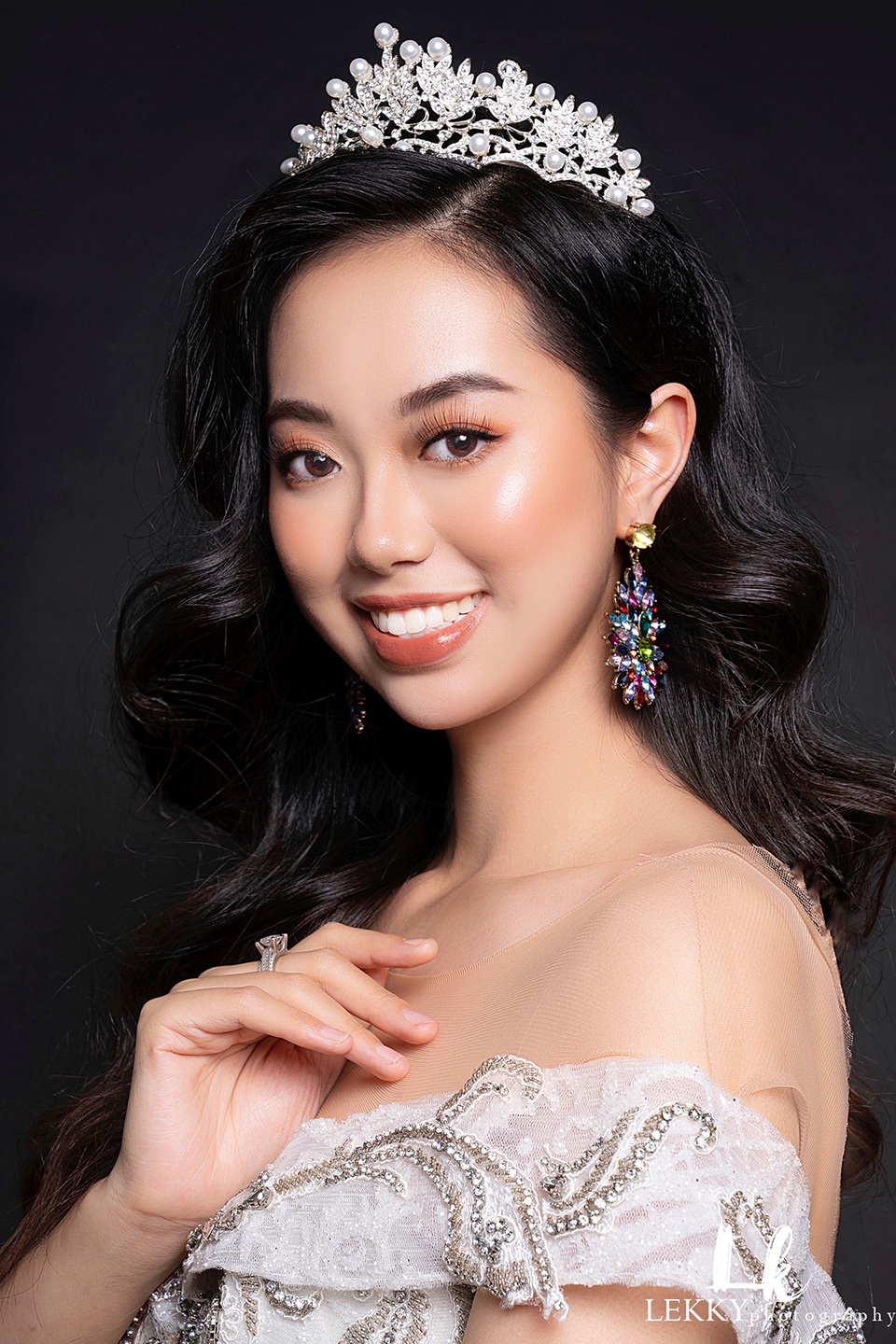 Năm mới đã sang, các hoa khôi cùng gửi lời chúc Tết đến độc giả Dân trí - 3 Năm mới đã sang, các hoa khôi cùng gửi lời chúc Tết đến độc giả Dân trí - 3