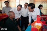 Tri ân người có công tại nhiều địa phương dịp 30/4