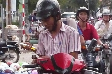 Nguy hiểm từ thú chơi bật lửa “hàng khủng” 