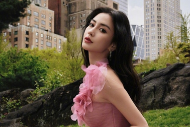 Đang bị phong sát ngầm, Angelababy bất ngờ ghi điểm nhờ một hành động