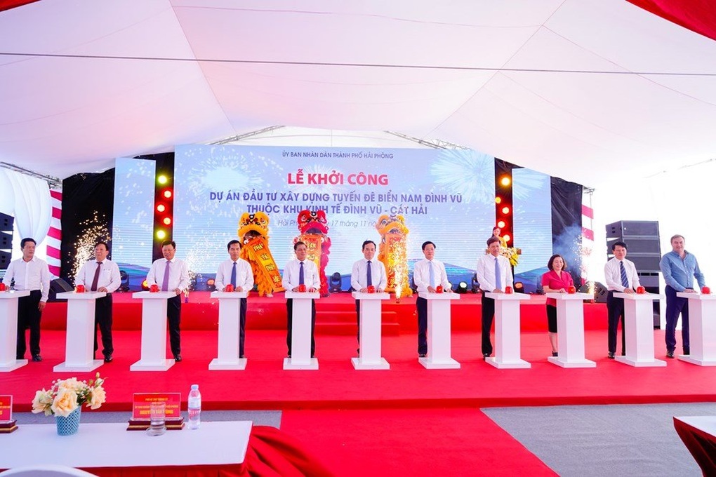 Khởi công tuyến đê biển gần 2.300 tỷ đồng - 2 Khởi công tuyến đê biển gần 2.300 tỷ đồng - 2
