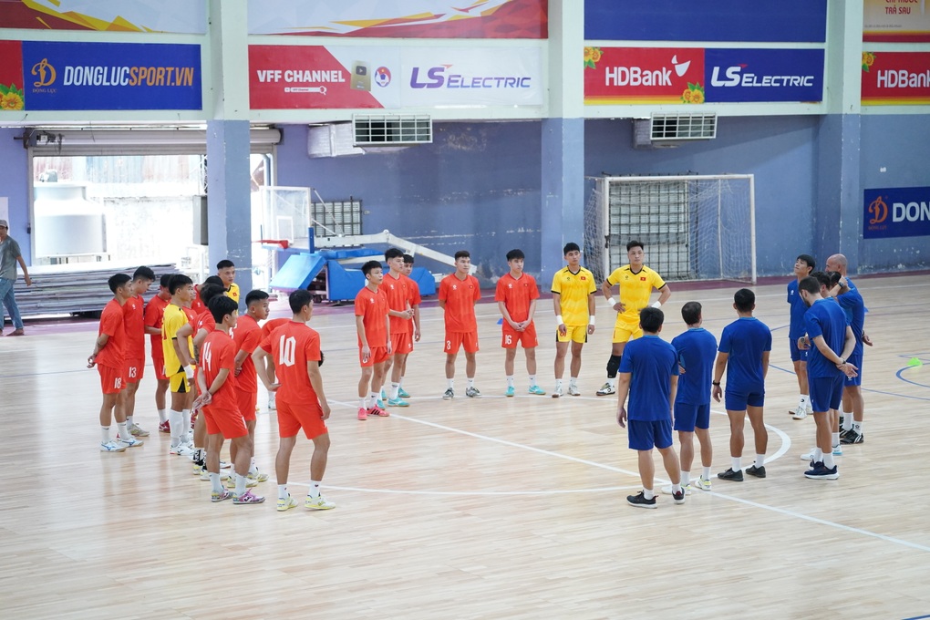 Đội tuyển futsal Việt Nam chuẩn bị chạm trán Saudi Arabia và Kazakhstan - 1 Đội tuyển futsal Việt Nam chuẩn bị chạm trán Saudi Arabia và Kazakhstan - 1