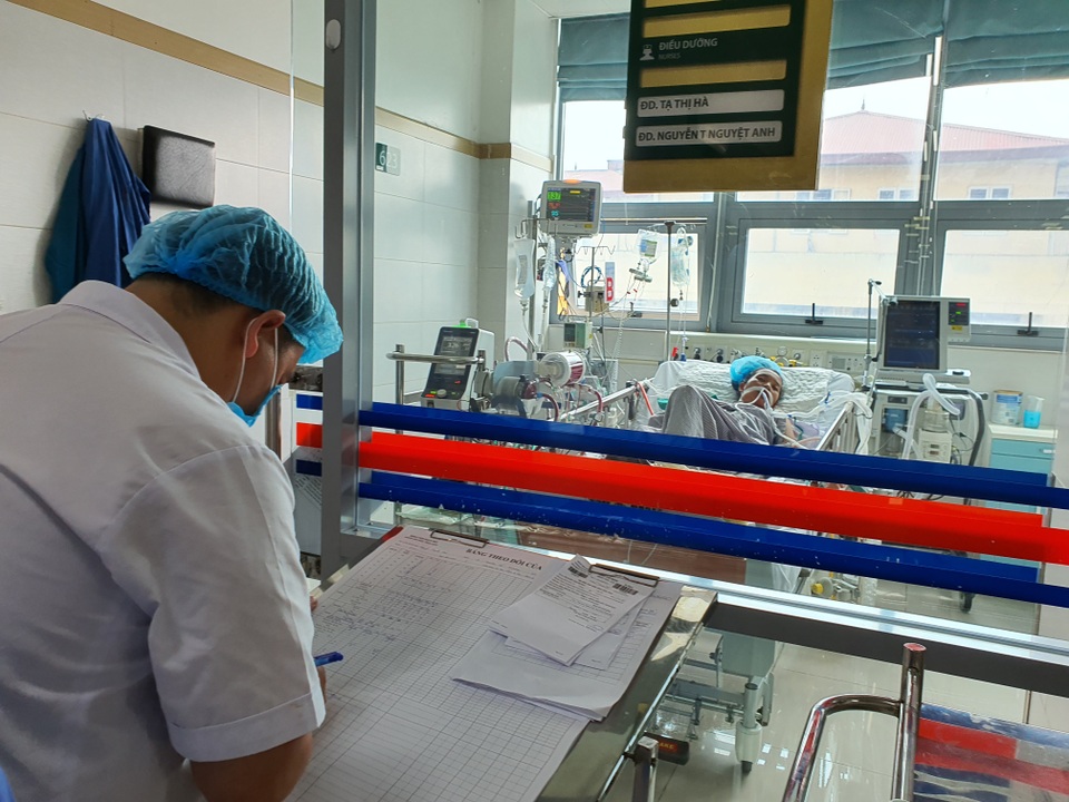 Nữ sinh 16 tuổi trút hơi thở cuối cùng trong vòng tay bạn đọc Dân trí - 2 Nữ sinh 16 tuổi trút hơi thở cuối cùng trong vòng tay bạn đọc Dân trí - 2