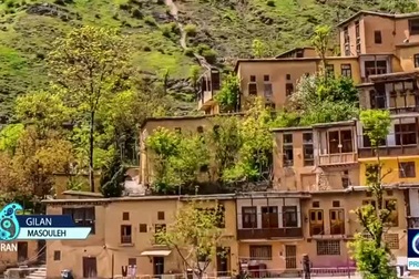 Nơi mái nhà của hàng xóm trở thành lối đi lại như trên đường phố